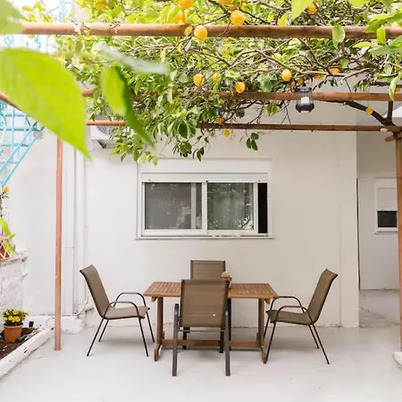 Apartment Lemon Garden Retreat Kalamata 2min To