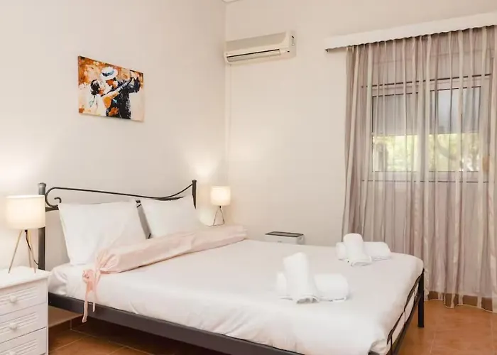 Kalamata Seaside Garden Faraí